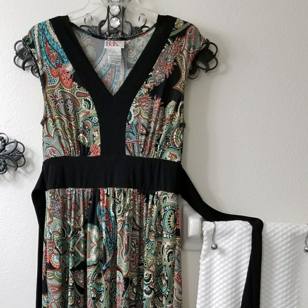 Floral/Abstract Sleeveless Maxi Dress